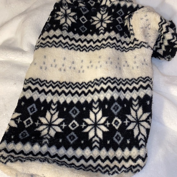 Casual Canine Fleece Dog Hoodie Winter Sweater Snowflake Adjustable Closure - Picture 10 of 10